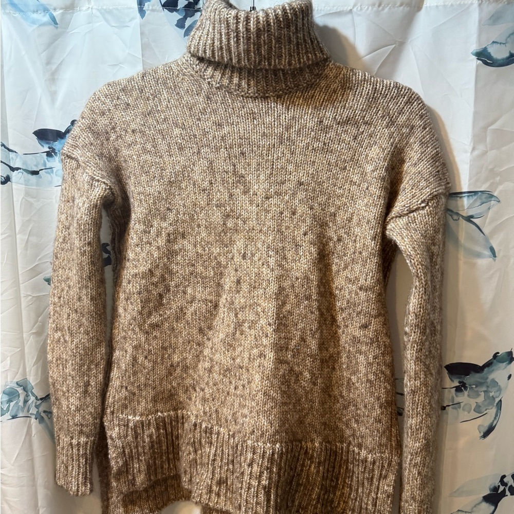 Cozy Tan J. Crew Turtleneck Sweater Carrie Bradshaw Style Chunky Knit womens XXS